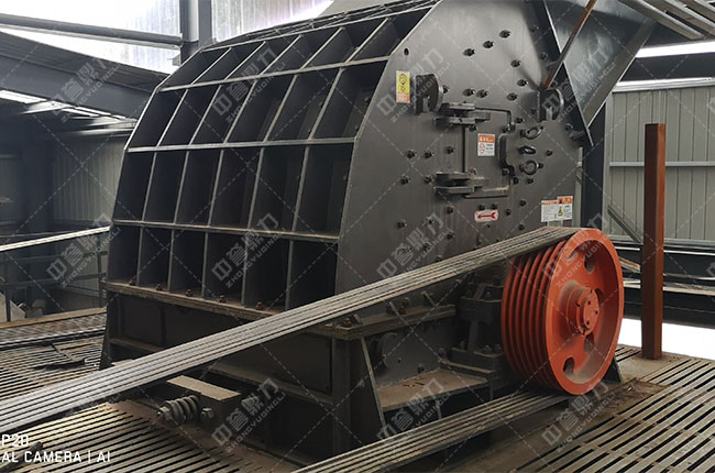 時(shí)產(chǎn)400噸錘式破碎機(jī)