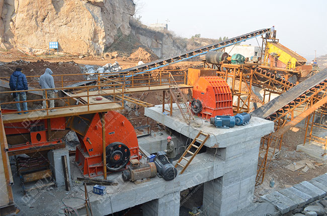 時產(chǎn)2000噸錘式破碎機