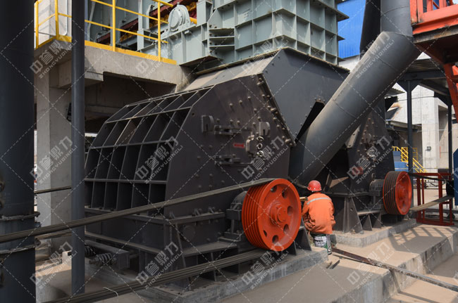 時產3000噸錘式破碎機