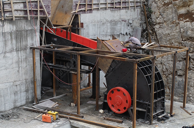 時產6000噸錘式破碎機