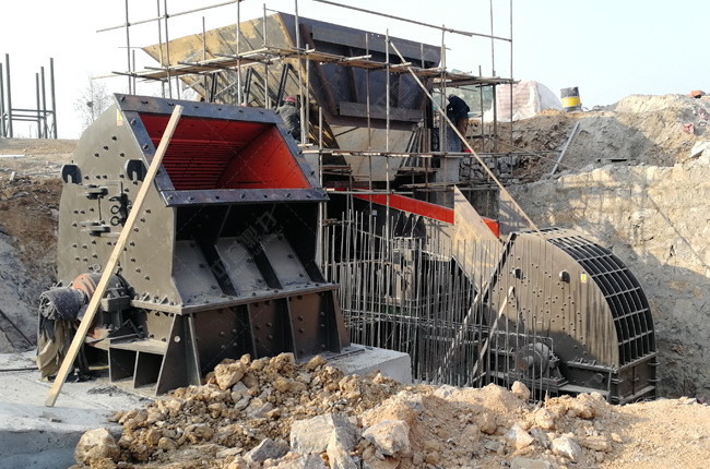 時(shí)產(chǎn)5000噸錘式破碎機(jī)