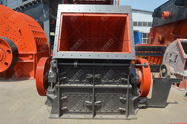 重型錘式破碎機(jī)產(chǎn)品實(shí)拍圖展示 重型錘式破碎機(jī)產(chǎn)品實(shí)拍圖展示