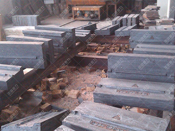 反擊式破碎機板錘